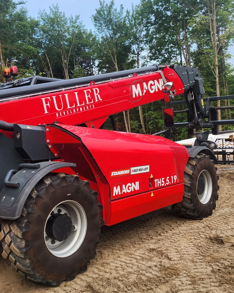 Fuller Developments Magni TH 5.5.19 fixed telehandler on a Muskoka building site